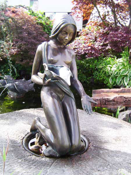 Bronzefigur Noèlle klein (Art.Nr. 88279)